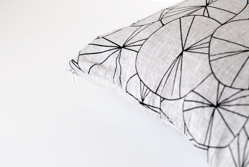 spokes pillow cover - black / natural